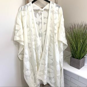 Anthropologie Akemi+Kin Sweater/Wrap Kimono Sleeve